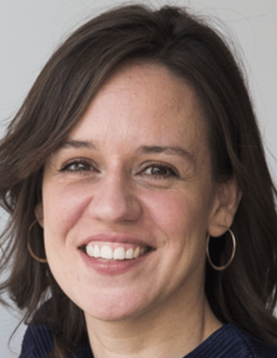 Dr. Britta Hölzel Harvard TUM lächelt in die Kamera
