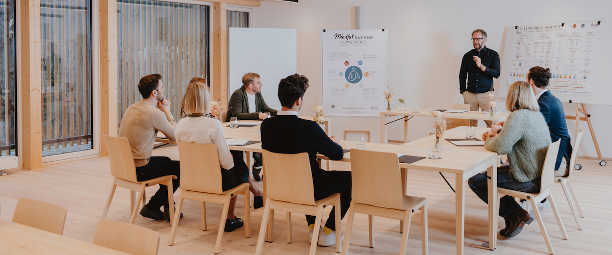 Johannes Narbeshuber im Diplomlehrgang Mindfulness, Positive Psychologie und Resilienz